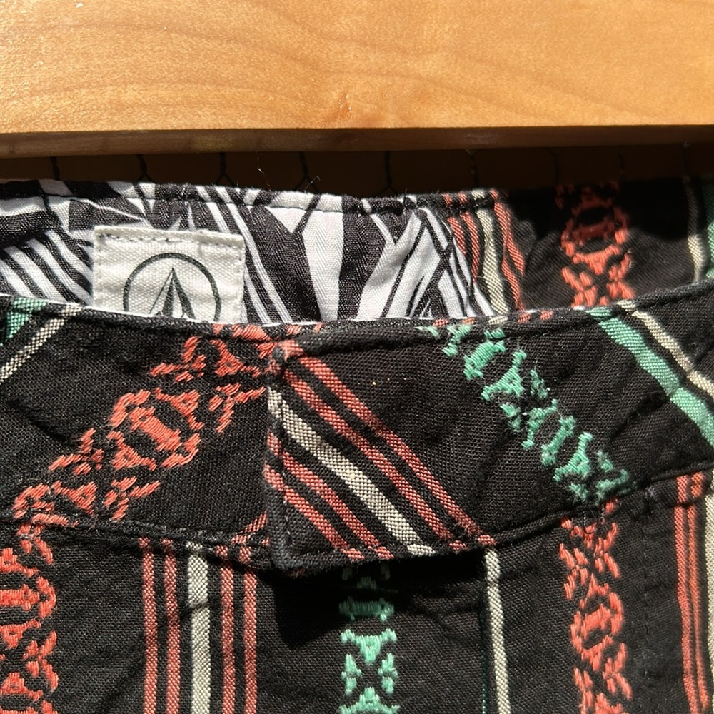 Volcom Shorts - Picture 4 of 8